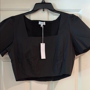 Gilli boutique Women's Black Puff Sleeve cropped Top with smocked back NWT